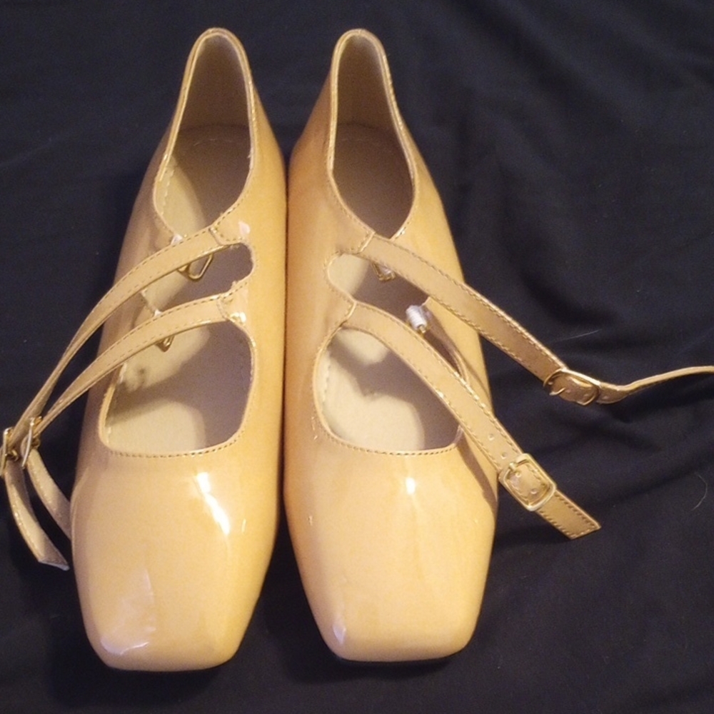 Amazon Tan Flats with Square Toe and Glossy Finish NWOT